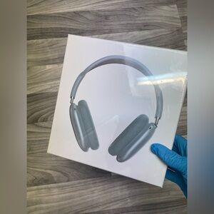 Apple AirPods Max Headphones Blue Never Used